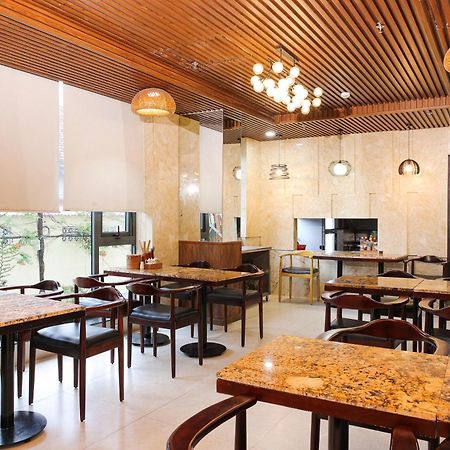 Azura Gold Hotel & Apartment Nha Trang Exterior foto